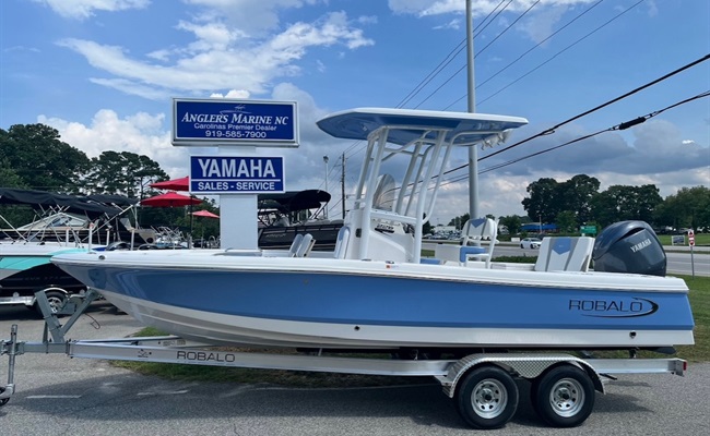 2026 Robalo 226 Cayman Steel Blue/White